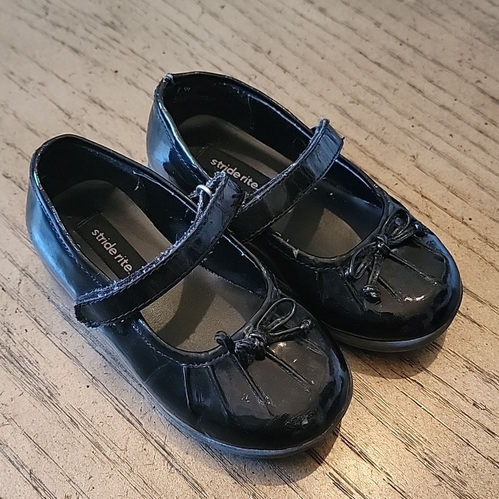 Stride rite black dress shoes with velcro strap size 7 W